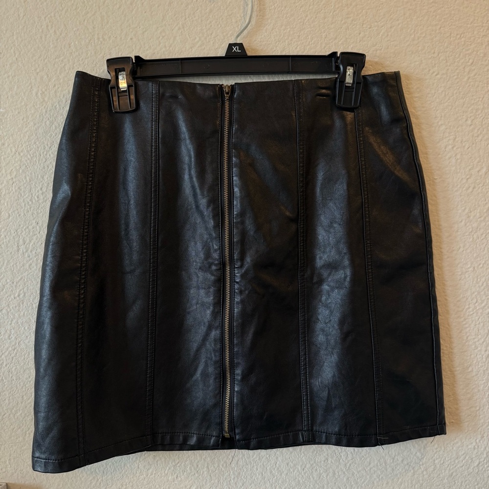 Love Riche Black Mini Pencil Skirt for Work